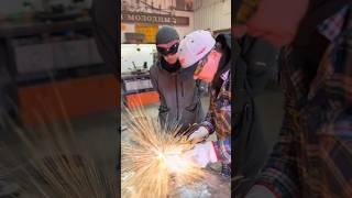 КАК ВАРИТЬ ГАЗОМ‍С ДНЁМ СВАРЩИКА #кузнецымолодцы #газоваясварка