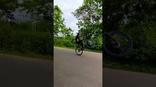 how to cycle wheelie mountain bike #shorts strava cyclen #cycle #short