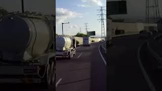 高速走行中に落下物が飛んで来た！#Shorts