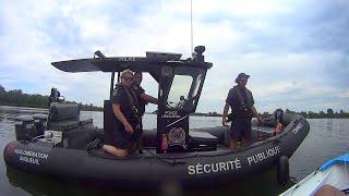 蒙特利尔圣劳伦斯河上钓鱼偶遇水警盘查/Pulled over by Water Police while Fishing in La Prairie St. Lawrence Seaway