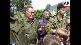 BOSNIA: SREBENICA: THOUSANDS OR REFUGEES DEPORTED