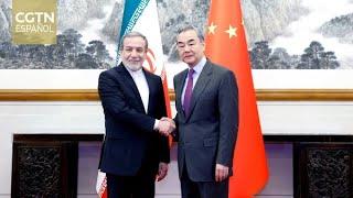 China e Irán acuerdan seguir ejecutando su plan de cooperación integral