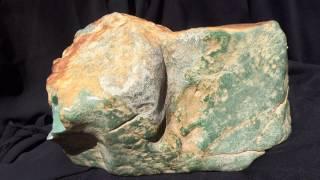 Rough green jadeite jade (14 kg)