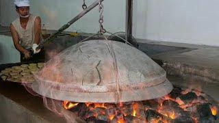 Sichuan boys sell pork moon cakes  slaughter 5 pigs every day  180kg pot cover to 260 degrees# moon