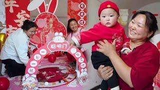 Xiao Yiming is already one year old! Family Celebration! Wish the child year after year safe and he