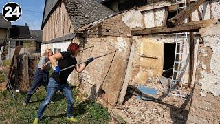 Near Accident During Chicken Coop Removal - ep24 - 230 yr Old Farmhouse Renovation