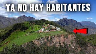 Este PUEBLO del Peru se está quedando SIN HABITANTES al borde de una MONTAÑA️