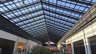 Royalmount Shopping Centre: walkthrough of Montreal's newest mall - near de la Savane metro station