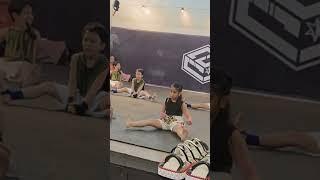 MUAY THAI TRAINING STRETCHING EXERCISES #andrea #muaythaifamily #stretching #muaythai