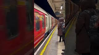 -3 degree celsius️ #londonundergroundtransport #shorts #youtubeshorts #subscribe #like