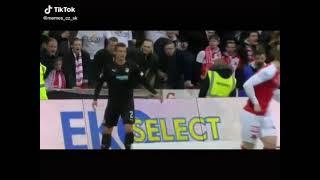 Player gets beer thrown in his face!