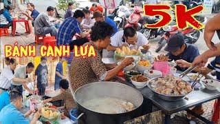 Quán bánh canh lựa 5k dành cho người lao động nghèo khó khăn suốt 40 năm qua