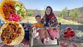 خوشمزه ترین جگر گوسفند در ساچ به همراه نان تازه و چای آلبالو در زندگی روستاییvillage lifestyle