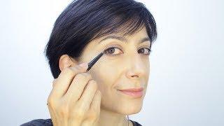 Come realizzare un make-up occhi intenso con una matita nera