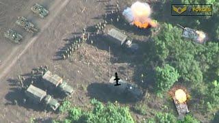 All-Out Battle!! Drone Bayraktar TB2 ukrainian drops bombs above Russian army tank in Kherson