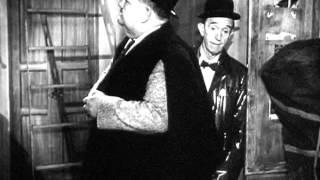 A perfect minute from Atoll K (Laurel & Hardy)