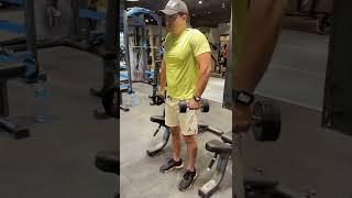 Dumbbells shruges( by tamimi)