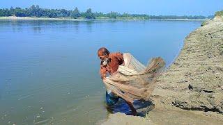 Amazing Rainy Day Net Fishing - Cast Village Net Fishing Video - Traditional Cast Fishing