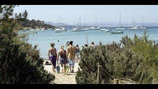 Crozon, Porquerolles… Ces sites naturels menacés par le développement du tourisme vert