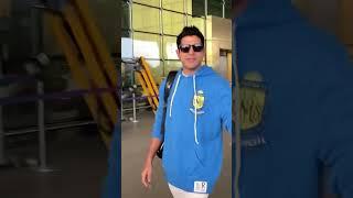 Farhan Akhtar’s VIRAL airport look #viralshort #bollywood #viralvideo