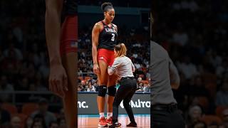 Ref Helps the Volleyball Giant With Her Shorts  Teamwork Level: Legendary #shorts #volleyball