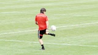 Jogi Löw zaubert! Bundestrainer trickst im Training mit Ball | DFB-Trainingslager in Südtirol