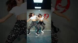 Going with the trend! | Thallumala Song Dance | with Arya Balakrishnan @AryaBalakrishnanStudio19