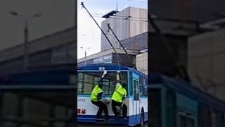 How to divert a trolleybus  