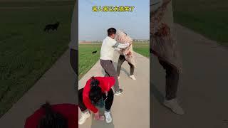 It's so funny to harm others and yourself. Mr. Zheng and Miss Du