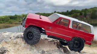 Vaterra Ascender K5 Chevy Blazer rock crawling 4x4 off road RC