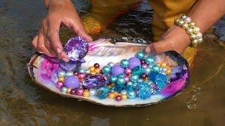  Wild river areas are rich in giant clams, containing dazzling and charming pearls