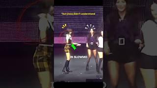 Jisoo didn't understand Lisa's signal  #blackpink #blink #kpop
