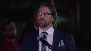 Peter Forsberg hyllas av Modo Hockey i Fjällräven Center 26/2 2015