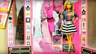 Kids' toys. Barbie doll pink wardrobe & closet.