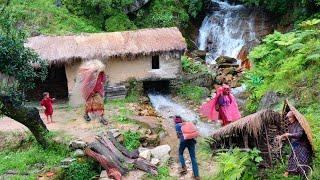 This is Himalayan Nepali village life || Naturally And Beautiful Himalayan Rainy Season lifestyle