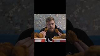 @RoomFactoryy КОРОЧЕ ГОВОРЯ, ЗАКАЗАЛИ ВСЕ МЕНЮ ИЗ KFC / 100.000 КАЛОИЙ ЗА 24 ЧАСА