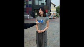 暧昧期可以听的歌？#街头采访 #路人视角 #暧昧期【甲乙丙】
