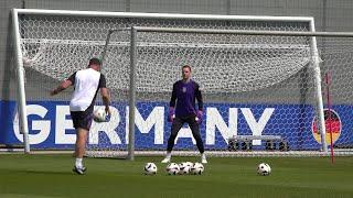 DIE DFB-TORHÜTER um MANUEL NEUER in finaler Vorbereitung auf das 2. EM-Spiel gegen Ungarn