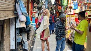 BAREFOOT THROUGH THE MANALI BAZAAR - one of the most visited places in Manali