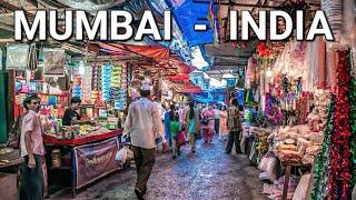 Exploring the Vibrant Sights and Sounds of Dadar Market in Mumbai, India - 4K HDR Walking Tour