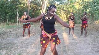 How Zambian dance traditionally!