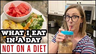 WHAT I EAT IN A DAY // BUSY MOM NOT ON A DIET