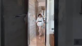  “能让我画好全妆 又可以完全素颜去见的人 才是SVIP ”#高级感穿搭 #穿搭 @MIUCO小衣橱掌柜