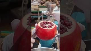 The process of making the famous pomegranate juice in Bangkok!!!