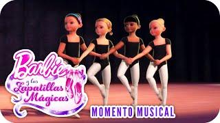 Danza de los pequeños cisnes (Ensayo) | Momento Musical | Barbie™ y las Zapatillas Mágicas