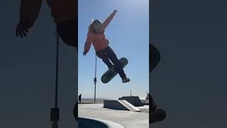 Skateboard Trick Flying Flamingo @DanCorrigan @TonyHawk @authenticandyanderson  by ​⁠db