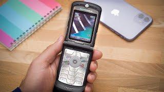 The Motorola RAZR V3 Was The Coolest Phone In The World