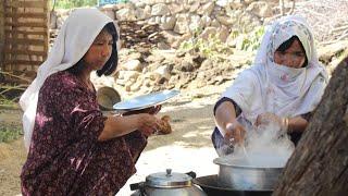 Cooking the traditional food|Local food in jaghori AFG|Village life in Afghanistan.