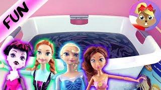 Elsa, Anna, Violetta i Draculaura razem w basenie | Zabawki Tinti | Monster High, Kraina Lodu