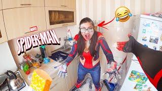 SPIDER MAN ESCAPING ANGRY SPIDER MOM AND SPIDER DAD PART 2 @upgirl ( Action parkour pov chase )